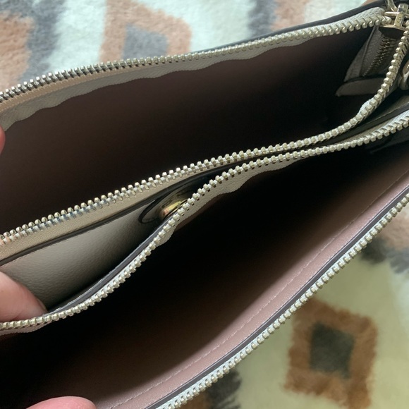 Guess crossbody - Picture 4 of 5